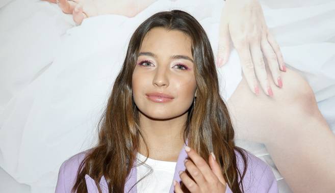 Julia Wieniawa i Nikodem Rozbicki całują się na tle zimowej scenerii! "Pięknie się patrzy na tak kwitnącą miłość" [ZDJĘCIA]           