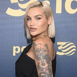 Karolina Gilon odsłoniła wytatuowane ciało, pozując w stroju kąpielowym. Tak opowiedziała o metamorfozie 