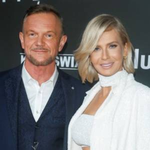 Edyta Pazura maluje w domu Cezarego! "Wyprostowała mężowi urodę" - powiedział aktor