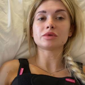 Wersow przeszła operację piersi. Zdradziła kulisy zabiegu w najnowszym filmie. Co na to Friz?