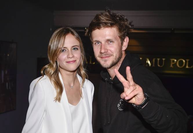 Antek Królikowski już po ślubie?! Opublikował zdjęcie z ukochaną. Ona w sukni ślubnej, on we fraku