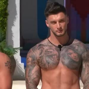 "Love Island 7". Coś takiego wydarzyło się po raz pierwszy w historii programu! Karolina Gilon poprosiła o wyjaśnienia jednego z uczestników 