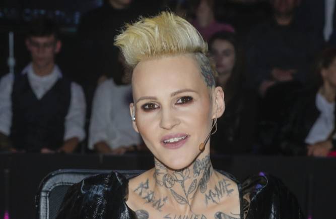 Agnieszka Chylińska zmieniła się nie do poznania. Co stało się z jej wyglądem? [FOTO]