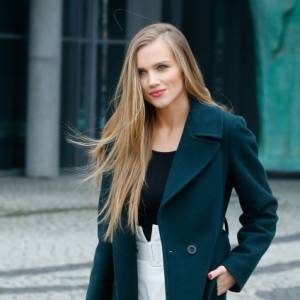 Gwiazda "Klanu" intymnie. Agnieszka Kaczorowska-Pela z córką przy piersi [ZDJĘCIA]         