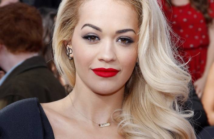 Rita Ora topless! Wokalistka pokazała za dużo?