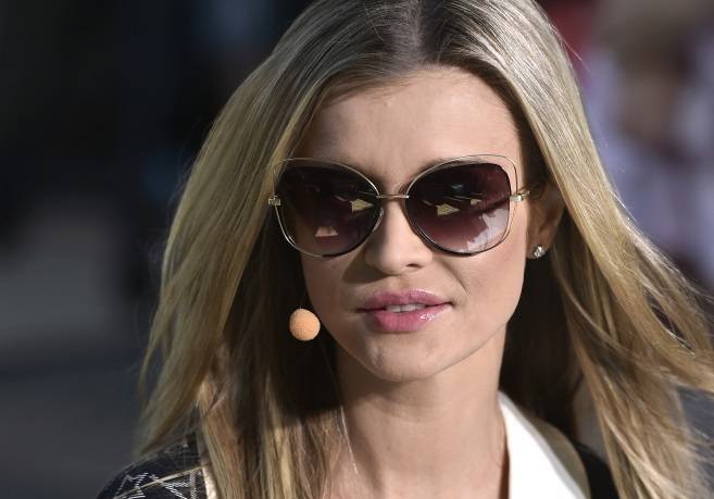 Joanna Krupa: "Niestety musimy wylądować z powrotem w Warszawie". W samolocie wykryto usterkę