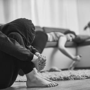 2-letnia Anna śmiertelnie zatruła się alkoholem. Jak doszło do tego rodzinnego dramatu?