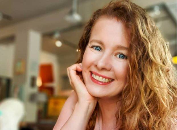 Anna Powierza opublikowała zdjęcie z głębokim dekoltem. Skłoniła tym swoich obserwatorów do refleksji