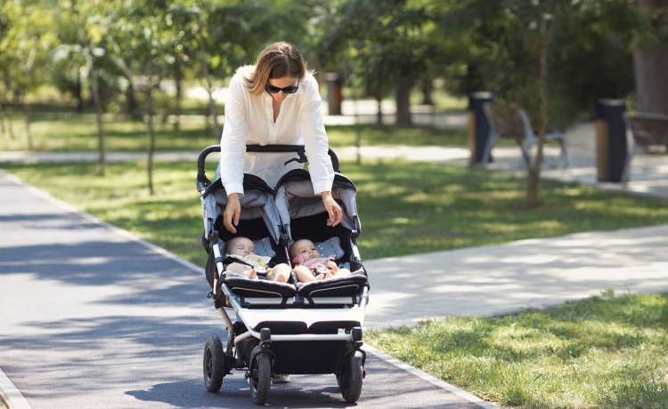 Lekarze rozdzielili bliźniaczki syjamskie. Dziewczynki żyją już osobno i wróciły do domu. Wideo porusza serca [WIDEO]