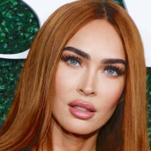 Megan Fox na gali prawie nago. Siateczkowa kreacja odsłoniła zbyt wiele? [FOTO]