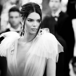 Kendall Jenner pokazała za dużo? "Czasami można nosić ubrania na Halloween Kendall" [FOTO]