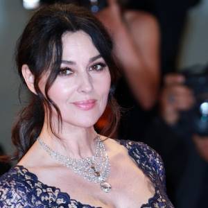 Córka Bellucci pokazała za dużo?! Deva Cassel zasłoniła się jedynie prześwitującą siateczką [FOTO]