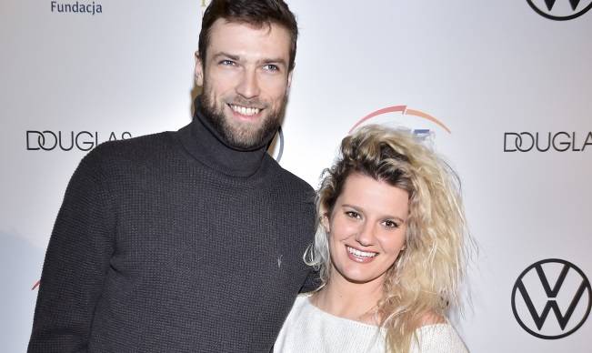 Zofia Zborowska i Andrzej Wrona zostali rodzicami! Aktorka poinformowała o narodzinach córki w wyjątkowy sposób [ZDJĘCIE]                    