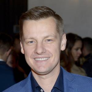 Marcin Mroczek jako pielgrzym. Gwiazdor „M jak miłość” nagrał, co dzieje się podczas podróży