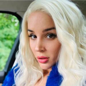 Lil Masti przeszła spektakularną metamorfozę. Fani: "Kris Jenner po roku w Rosji"