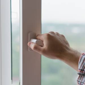 Chcesz zaoszczędzić na ogrzewaniu? Przestaw okna na tryb zimowy