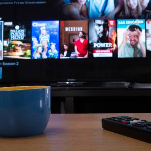 Netflix na sierpień 2021. Zobaczymy nowy film z uniwersum Wiedźmina!