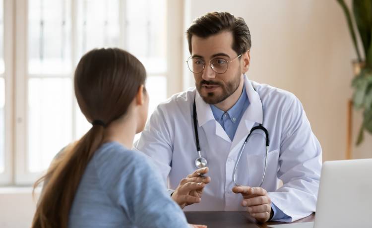 Nietypowy wypis ze szpitala. Niezwykły gest lekarza skradł serca internautów [FOTO]