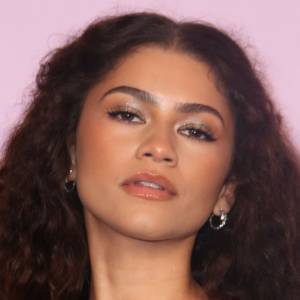 Zendaya w sukience od Louis Vuitton jest nie do poznania!