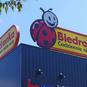 Biedronka wydała oświadczenie ws. wiadomości SMS. "Widać kto jest liderem"