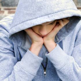 Szokujące dane policji. W ubiegłym roku odnotowano w Polsce 1925 prób samobójczych dzieci i młodzieży 