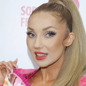 Cleo niczym anioł rozpala zmysły internautów. „Angel”