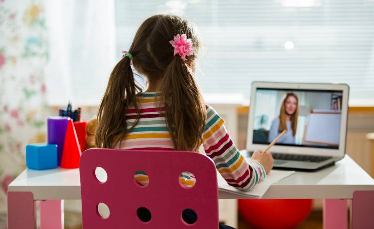 Powrót do nauki stacjonarnej? Przemysław Czarnek komentuje