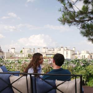 Sekretny romans gwiazd Netflixa! Grają parę w „Emily w Paryżu”