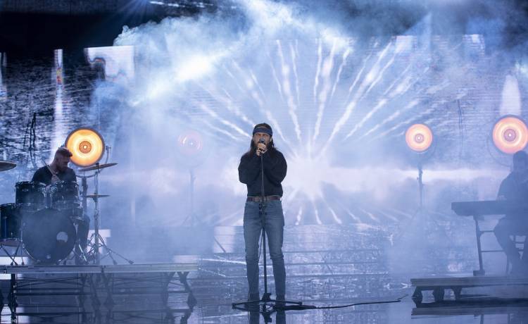 "Twoja twarz brzmi znajomo". Katarzyna Dąbrowska zmierzyła się z legendą. Wcieliła się w Ryszarda Riedla