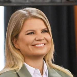 Marta Manowska w stroju kąpielowym. Gwiazda „Rolnik szuka żony” pozowała wśród morskich fal 