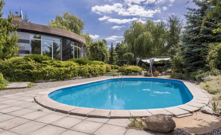 Niezbędne akcesoria do basenu ogrodowego - zadbaj o higienę w swoim basenie ogrodowym!