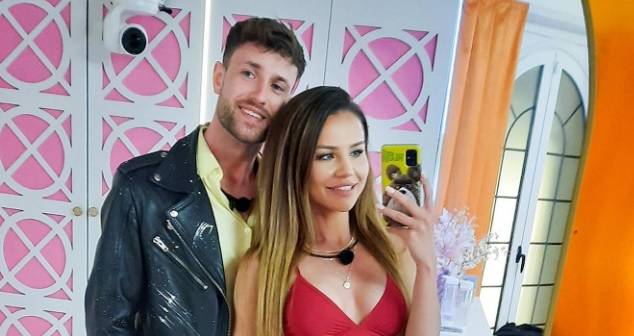 Agata z "Love Island 7" całowała się z Adamem. Tak to skomentowała! "Byłam zażenowana"