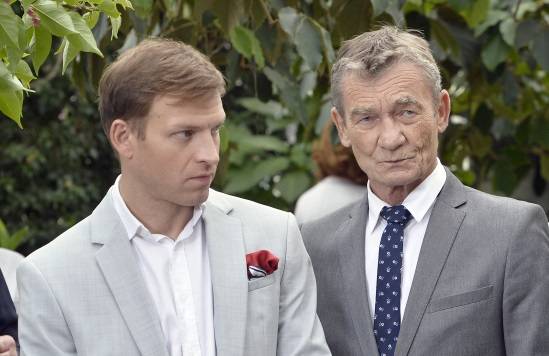 "Barwy szczęścia". Krzysztof Kiersznowski wciąż w serialu. Wiadomo, kiedy ostatni odcinek z udziałem aktora pojawi się w TV!        