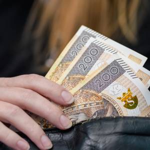 Dlatego warto mieć zapas gotówki w domu. Gdzie ją trzymać?