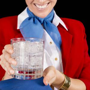 Stewardessa nie pozostawia złudzeń: „lepiej tego nigdy nie zamawiać w samolocie”