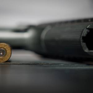 Robiła selfie z pistoletem. Pociągnęła za spust 