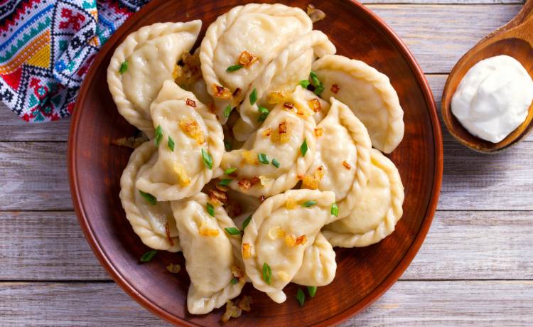 Kulinarny dylemat. Zamiast pierogów ruskich… ukraińskie. Jaka jest prawda o pierogach?                                                                                                              