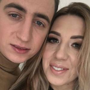 "Rolnik szuka żony". Małgosia opublikowała nowe zdjęcia z mężem. "Piękni, młodzi, zakochani" - komentują internauci                                                    