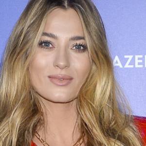 Marcelina Zawadzka odsłania biust! Kuszące kadry rozpalają wyobraźnię [FOTO]