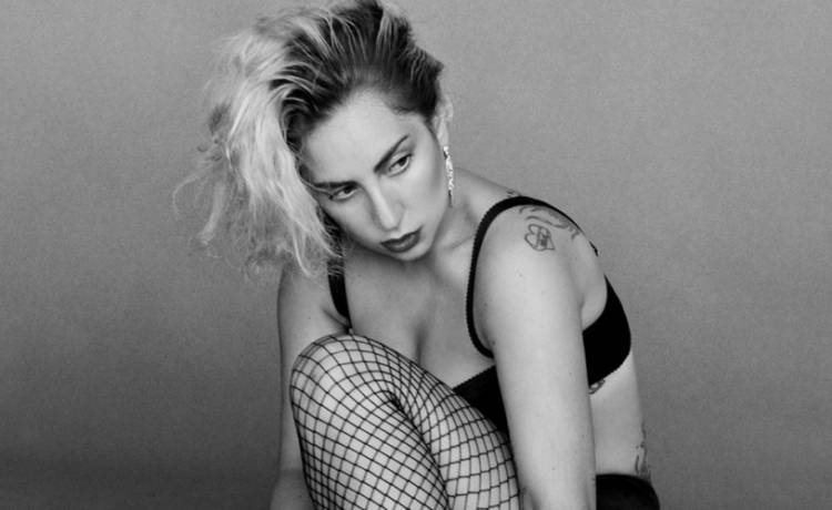 Lady Gaga i ofiary przemocy seksualnej jednoczą się jednym tatuażem