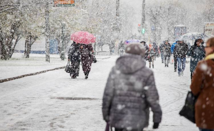 Nadchodzi "atak zimy". IMGW podał prognozę zagrożeń. Na co trzeba się przygotować?