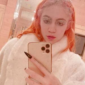 Elon Musk zostanie ojcem? Jego partnerka opublikowała kontrowersyjne zdjęcie z brzuszkiem