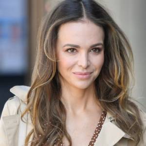 Anna Wendzikowska prezentuje swoją sylwetkę w oryginalnym stroju kąpielowym. Internauci rozbawieni: "Wyginam śmiało ciało"