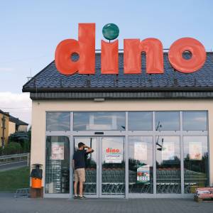 Kasjerzy poszukiwani. Taką wypłatę oferuje sklep Dino 