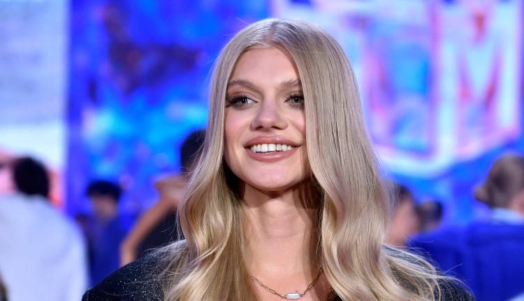 Dominika Wysocka zrzuciła ubrania na środku pola. Fani oszaleli: "Boże jaka piękna" [FOTO]