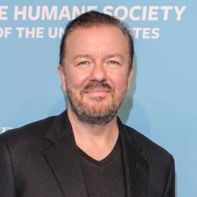 Ricky Gervais wspiera organizacje ratujące zwierzęta. Tyle pieniędzy przekazał