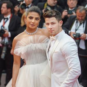 Nick Jonas i Priyanka Chopra zostali rodzicami. Ciąża była wielką tajemnicą! [FOTO]