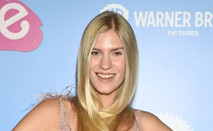 Julia Sobczyńska w skąpym stroju delektuje się posiłkiem. "Niesamowite" [FOTO]