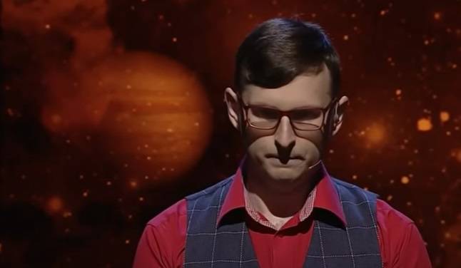 Zgarnął milion w "Milionerach", a rok temu finał "1 z 10" z jego udziałem przeszedł do historii! Pamiętacie ten odcinek? [WIDEO]