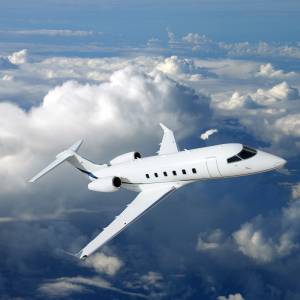 Na potęgę kupują bilety na samolot, który poleci za pięć lat. Powód?